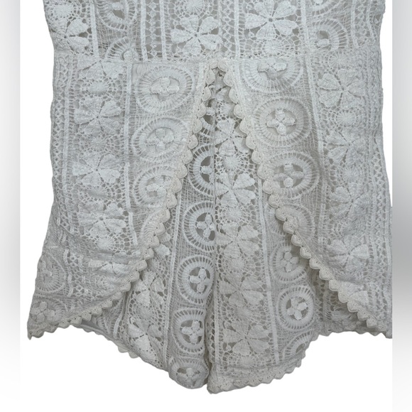 Lost in Lunar - Wilde Heart Laced Up Romper in White - Women’s Size Small - Picture 4 of 6